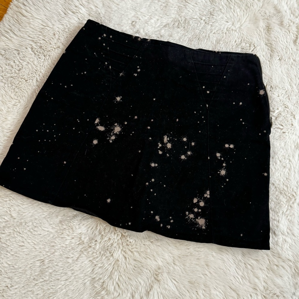 Black speckeled skirt
